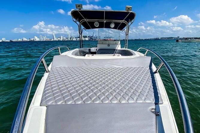 private-boat-tour-full-day-trip-to-rosario-islands-cholon-baru