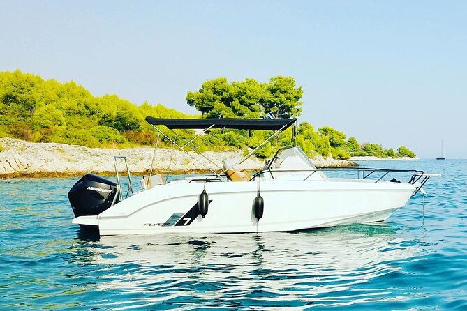 private-boat-tour-half-dayblue-lagoon-2-islands-from-split