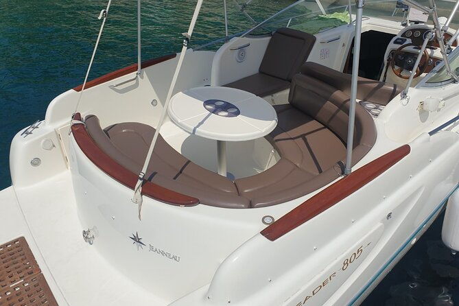 private-boat-tour-in-the-elaphiti-islands-2