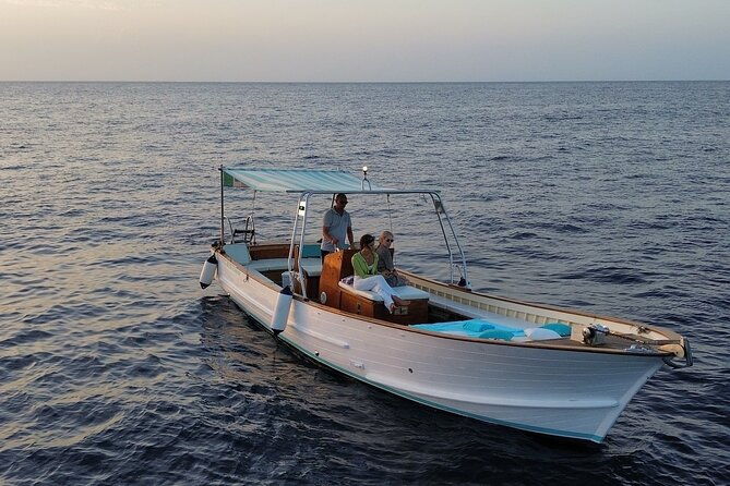 private-boat-tour-ischia-with-apreamilano-10-meters-2