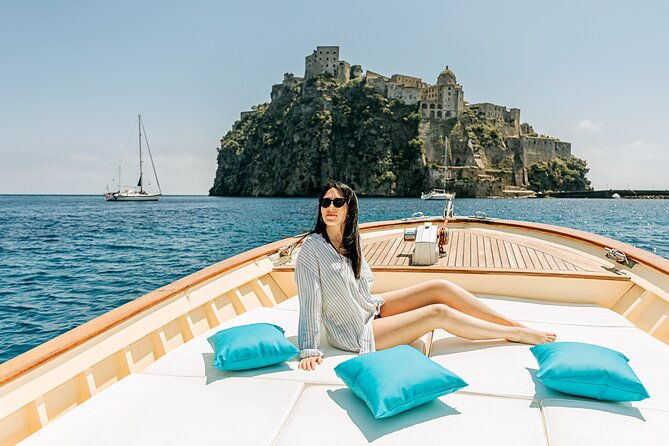 private-boat-tour-ischia-with-apreamilano-10-meters-2