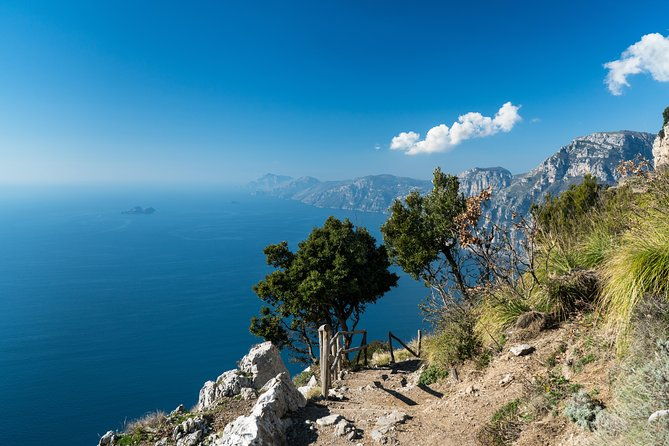 private-boat-tour-of-amalfi-coast-and-capri-by-jeanneau-leader
