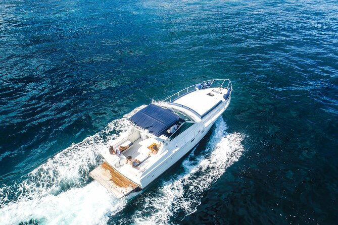 private-boat-tour-of-capri-and-amalfi-from-sorrento