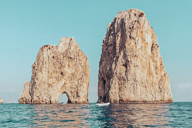 private-boat-tour-of-capri