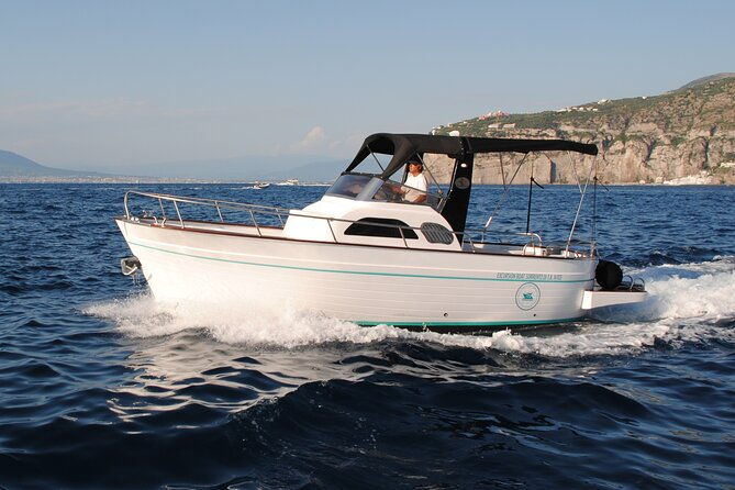 private-boat-tour-of-capri-from-positano-3