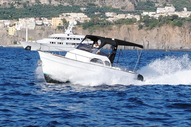 private-boat-tour-of-capri-from-positano-3