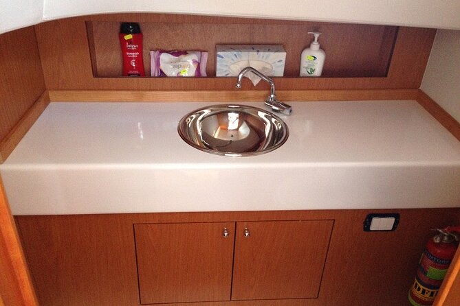 private-boat-tour-of-capri-from-sorrento-3