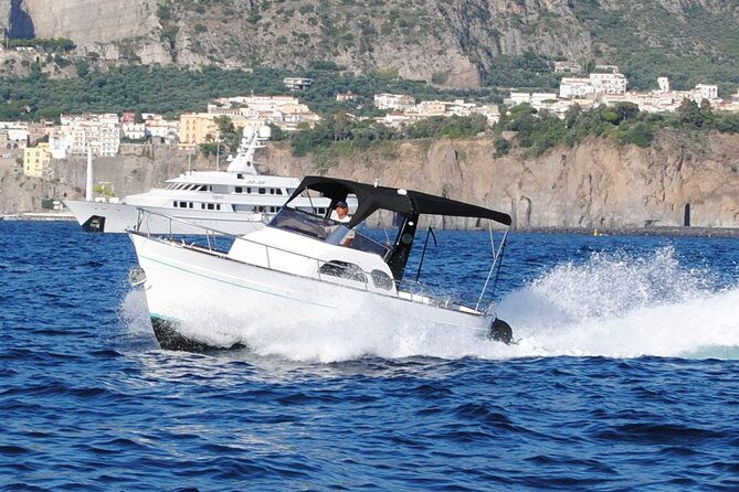 private-boat-tour-of-capri-from-sorrento-3