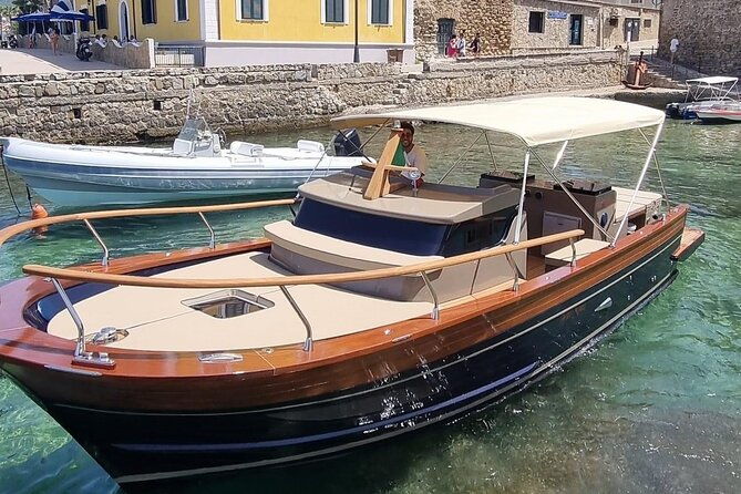 private-boat-tour-of-capri-full-day