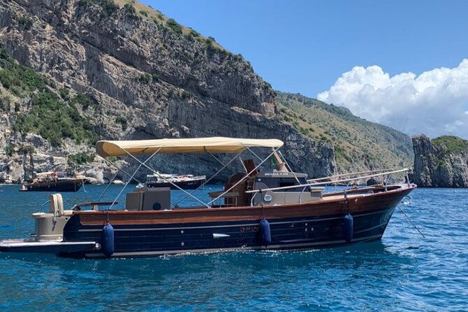private-boat-tour-of-capri-full-day