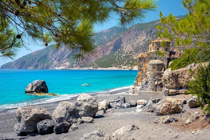 private-boat-tour-of-crete-coastlines