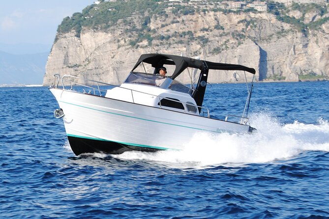private-boat-tour-of-positano-and-amalfi-from-sorrento