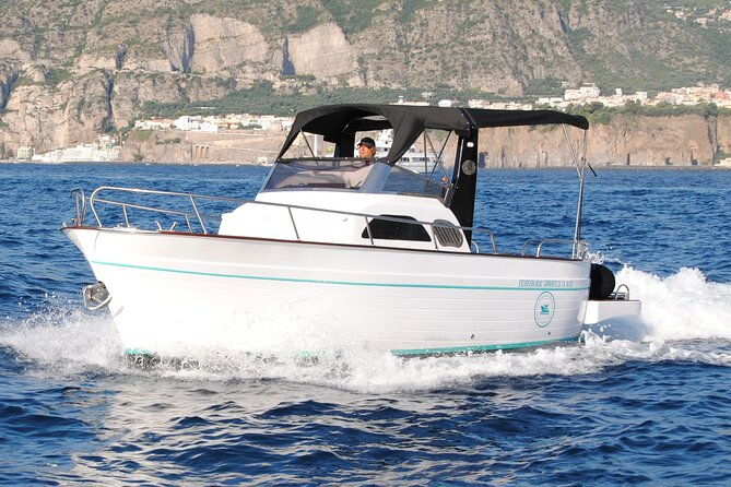 private-boat-tour-of-positano-and-amalfi-from-sorrento