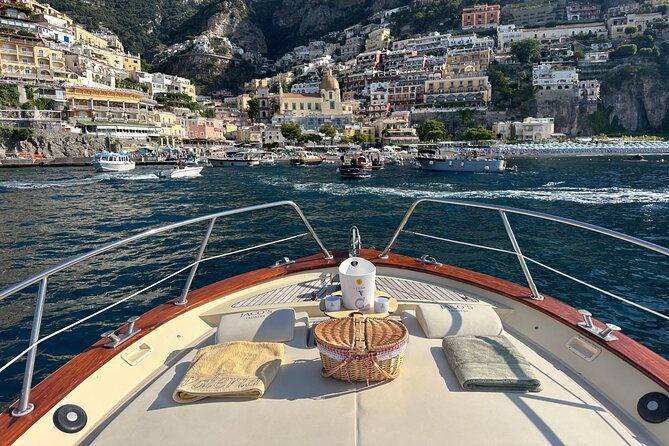private-boat-tour-of-the-amalfi-coast
