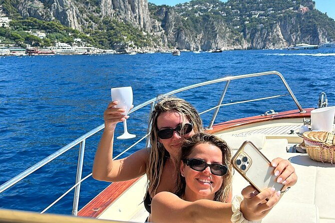 private-boat-tour-of-the-amalfi-coast