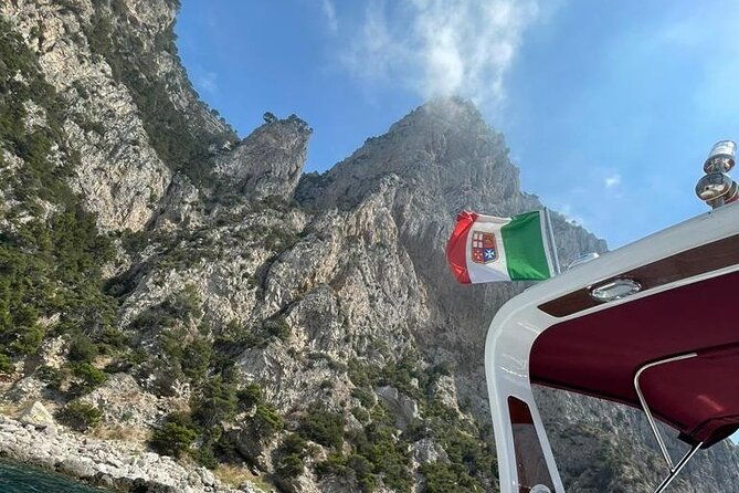 private-boat-tour-of-the-amalfi-coast-from-sorrento