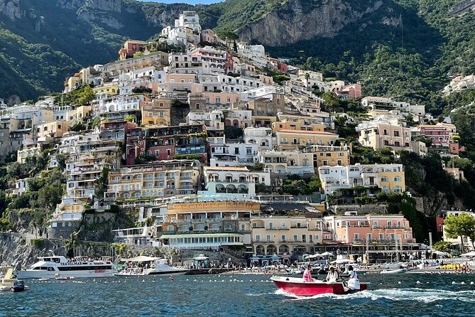 private-boat-tour-of-the-amalfi-coast-with-allegra-19
