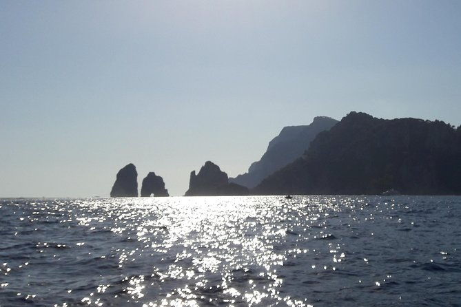 private-boat-tour-of-the-island-of-capri