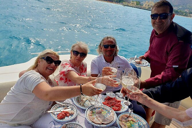 private-boat-tour-on-the-palermo-coast