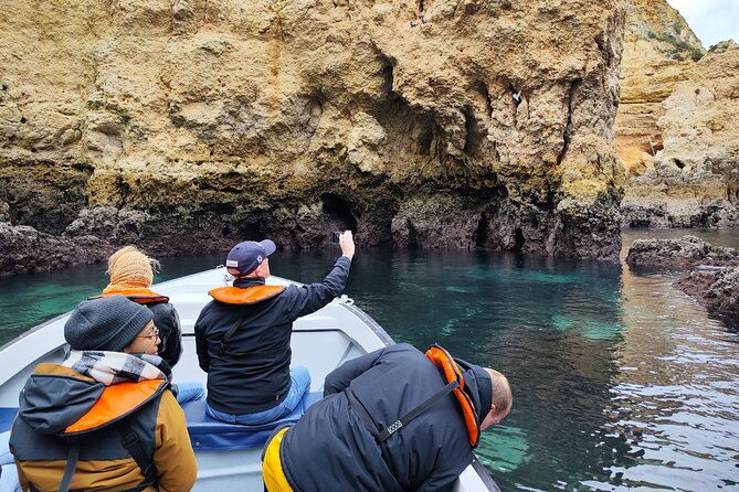 private-boat-tour-ponta-da-piedade-grottos-and-caves-in-lagos
