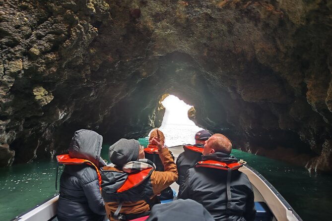 private-boat-tour-ponta-da-piedade-grottos-and-caves-in-lagos