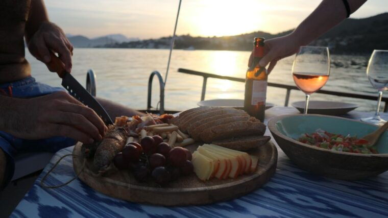 private-boat-tour-sailing-the-north-coast-of-mallorca