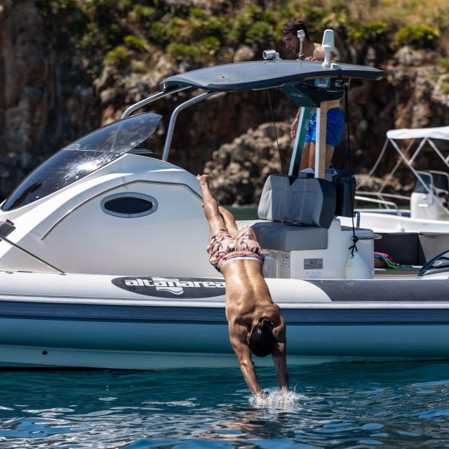 private-boat-tour-taormina-isola-bella-giardini-naxos-8-hour