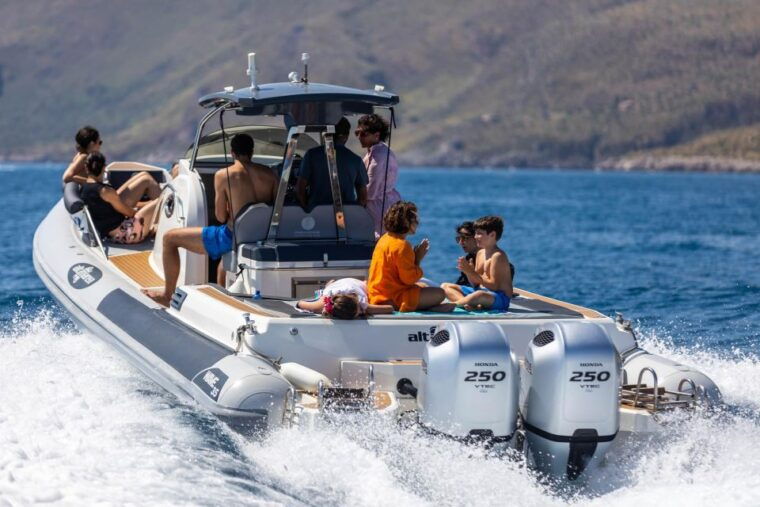 private-boat-tour-taormina-isola-bella-giardini-naxos-8-hour