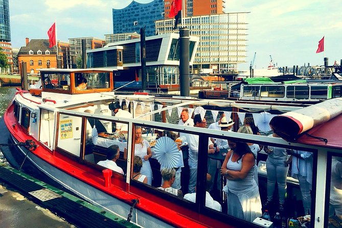 private-boat-tour-through-the-port-of-hamburg