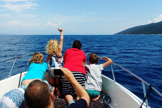 private-boat-tour-to-brac-and-solta-islands-non-touristy-itinerary