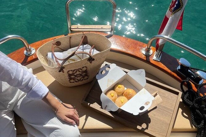 private-boat-tour-to-cala-violina-and-the-tuscan-coast