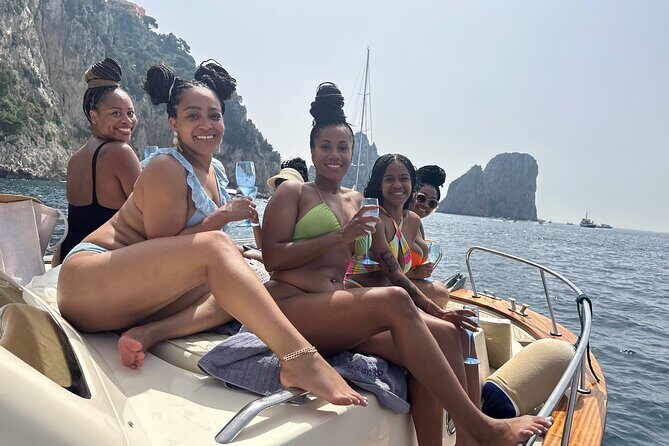 Private boat tour to Capri and Blue Grotto on Gozzo 32 ft - Key Points