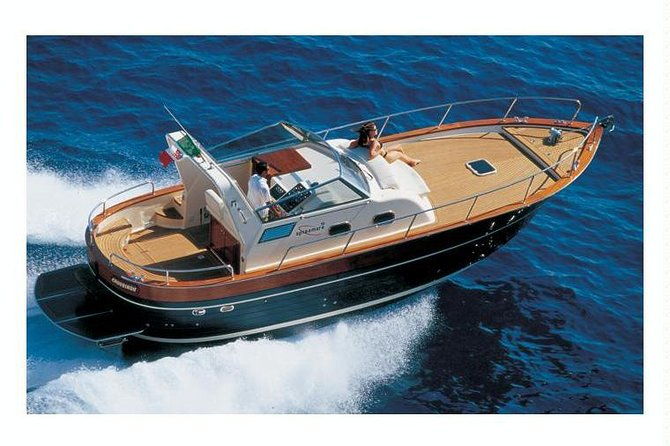 private-boat-tour-to-capri-from-sorrento-on-38-feet-apreamare