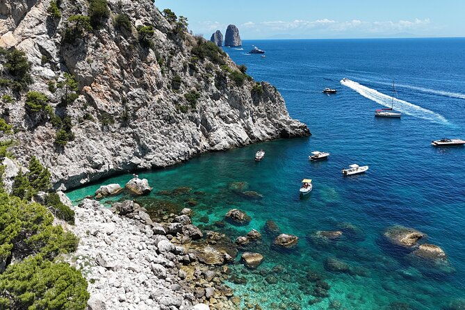 private-boat-tour-to-discover-capri