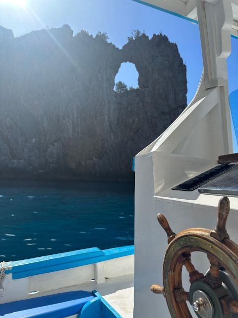 private-boat-tour-to-discover-the-palinuro-coast