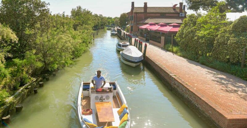 private-boat-tour-to-murano-burano-with-local-real-guide