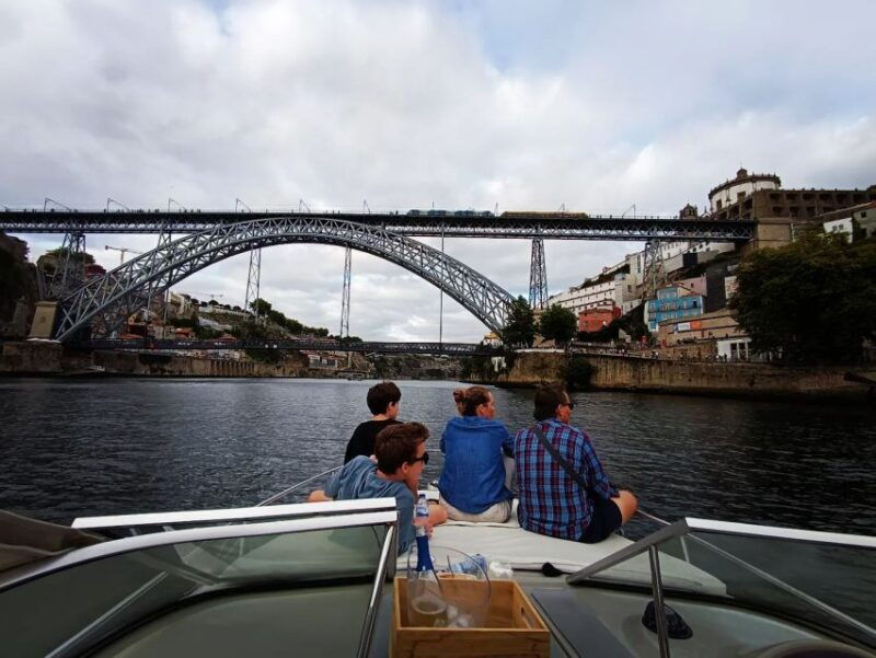 private-boat-tour-to-ponte-d-luis-1h-group-price-up-to-6px