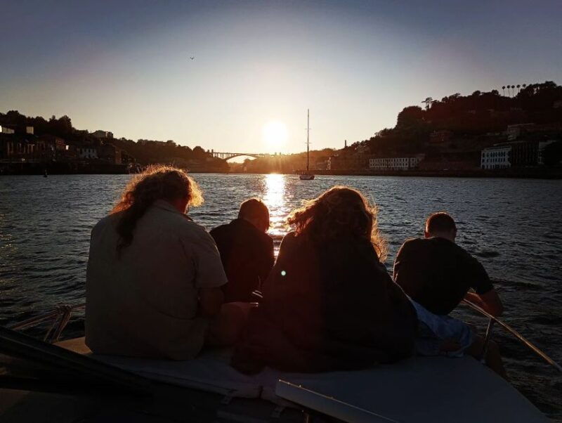 private-boat-tour-to-ponte-d-luis-1h-group-price-up-to-6px