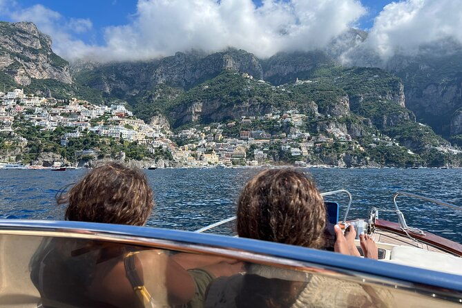 private-boat-tour-to-positano