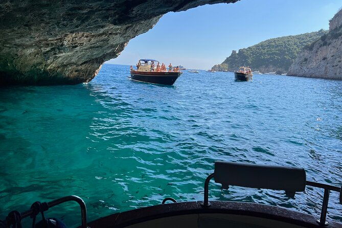private-boat-tour-to-positano
