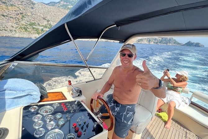 private-boat-tour-to-positano