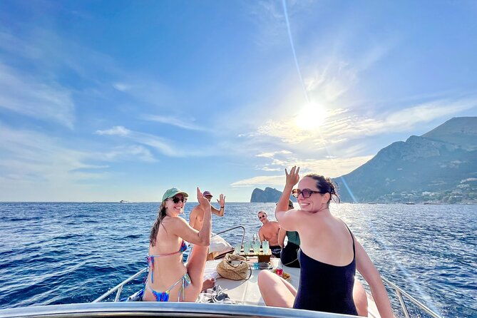 private-boat-tour-to-positano