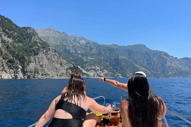 private-boat-tour-to-positano
