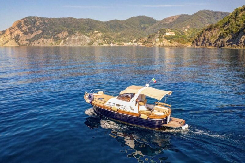 private-boat-tour-to-the-cinque-terre-fd