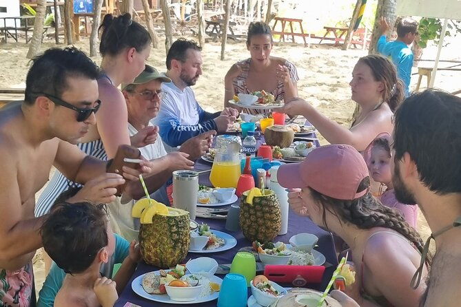 private-boat-tour-to-tortuga-island