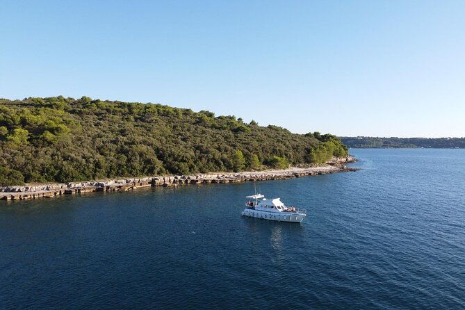 private-boat-tour-with-activities-in-pula-croatia