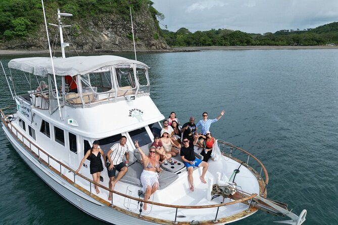 private-boat-tour-with-free-food-and-drinks-and-snorkeling