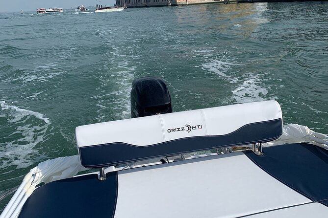 private-boat-tour-with-skipper-sailing-the-lagoon-of-venice-italy