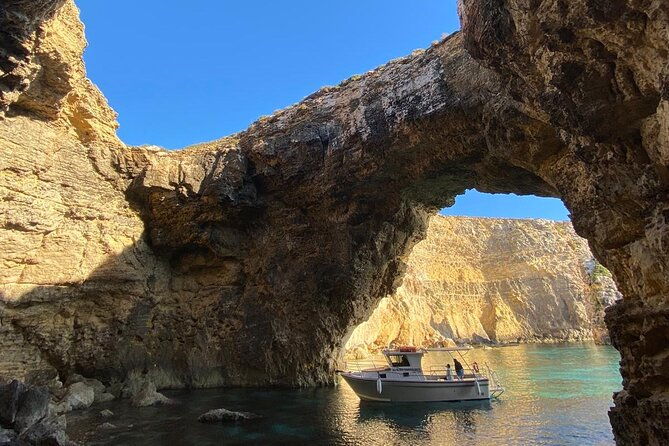 private-boat-trip-charter-in-comino-blue-lagoon-gozo-malta
