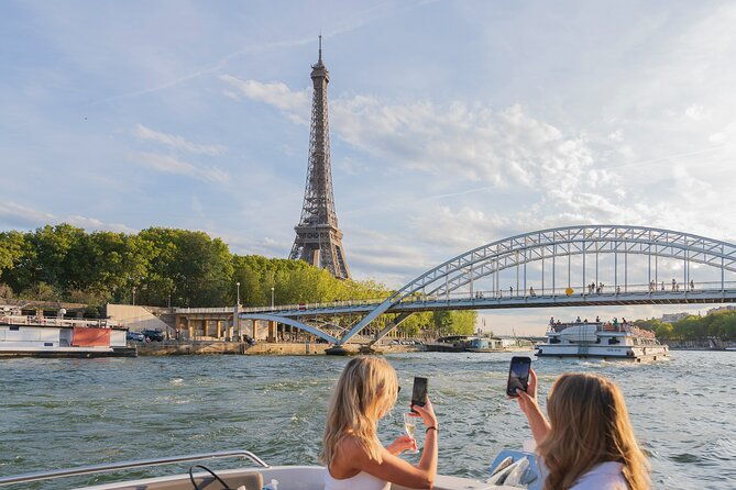 private-boat-trip-in-paris-2
